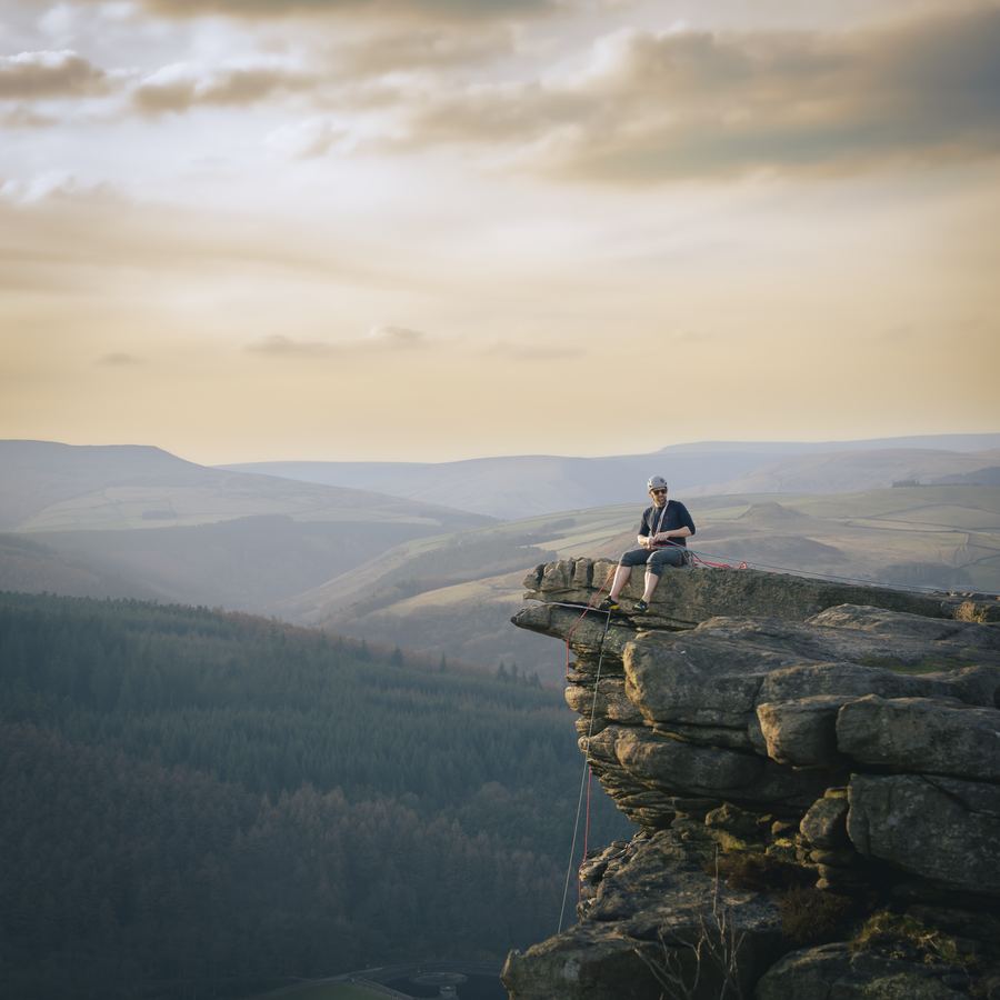 Out on a hike: Street photography by Hamza Shaf, image 1
