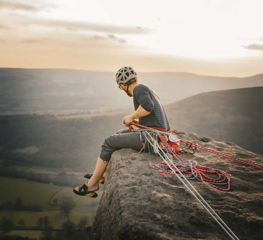 Out on a hike: Street photography by Hamza Shaf, image 2