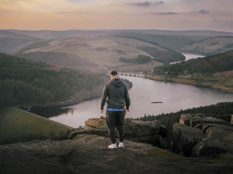 Out on a hike: Street photography by Hamza Shaf, image 6